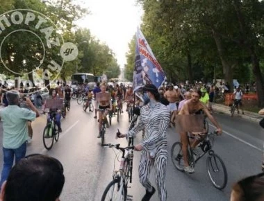 Θεσσαλονίκη: Γυμνή «ποδηλατάδα»! (φωτό, βίντεο)